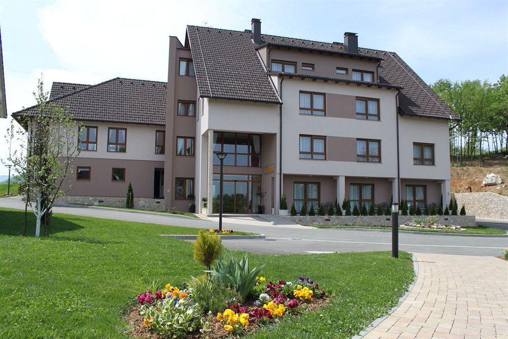 Hotel Degenija Seliste Dreznicko Bagian luar foto