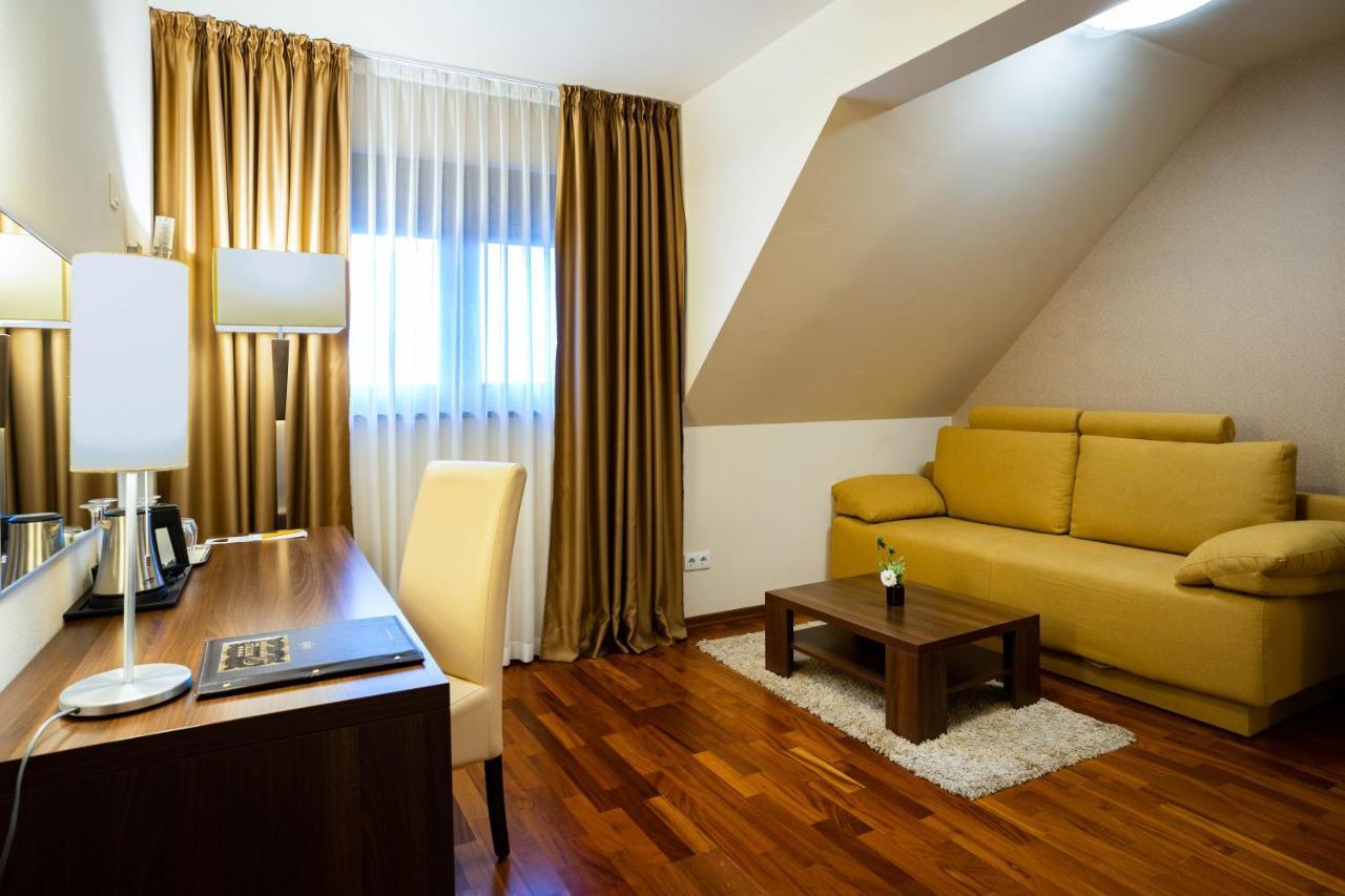 Hotel Degenija Seliste Dreznicko Bagian luar foto