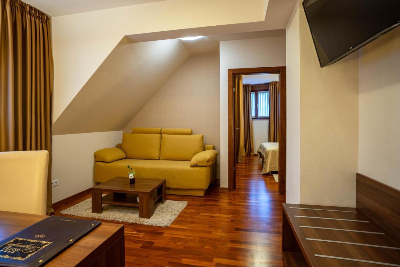 Hotel Degenija Seliste Dreznicko Bagian luar foto