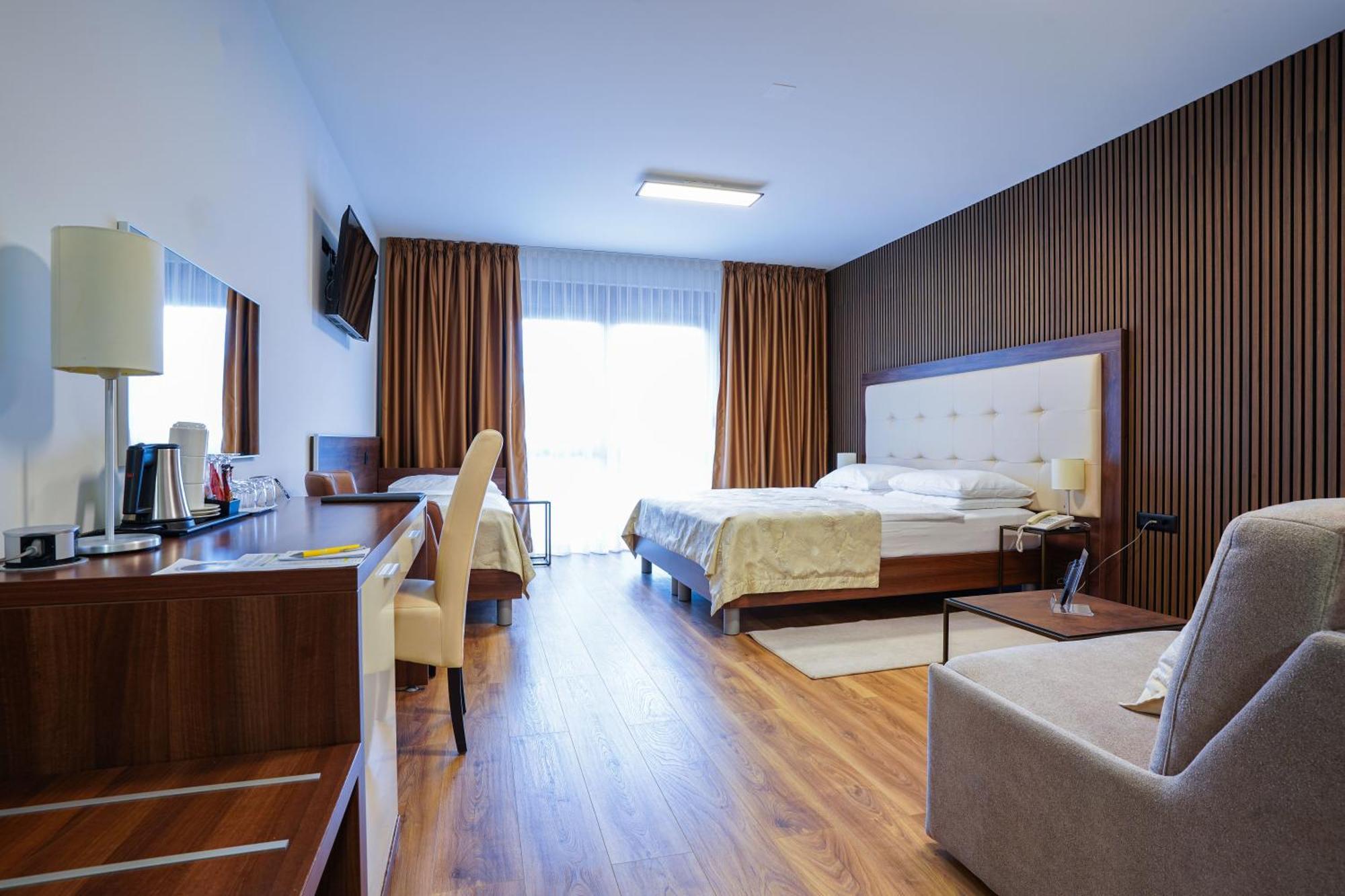 Hotel Degenija Seliste Dreznicko Bagian luar foto