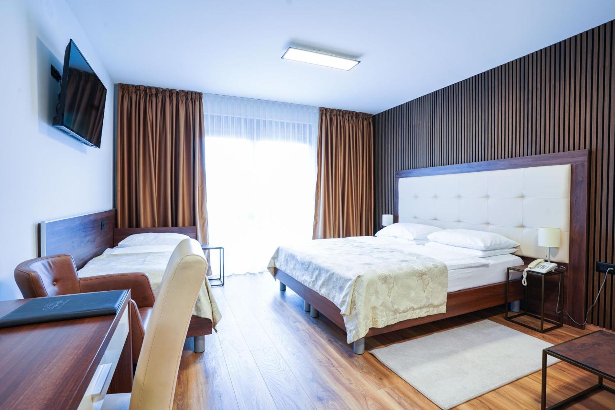 Hotel Degenija Seliste Dreznicko Bagian luar foto